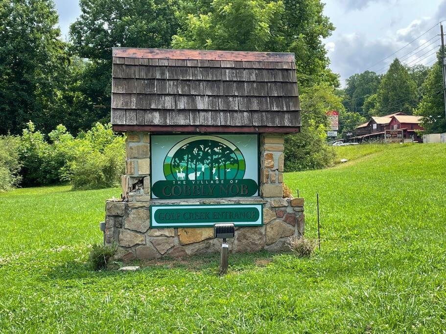 Beautiful Chalet With Fireplace And Large Game Room Gatlinburg Exterior foto