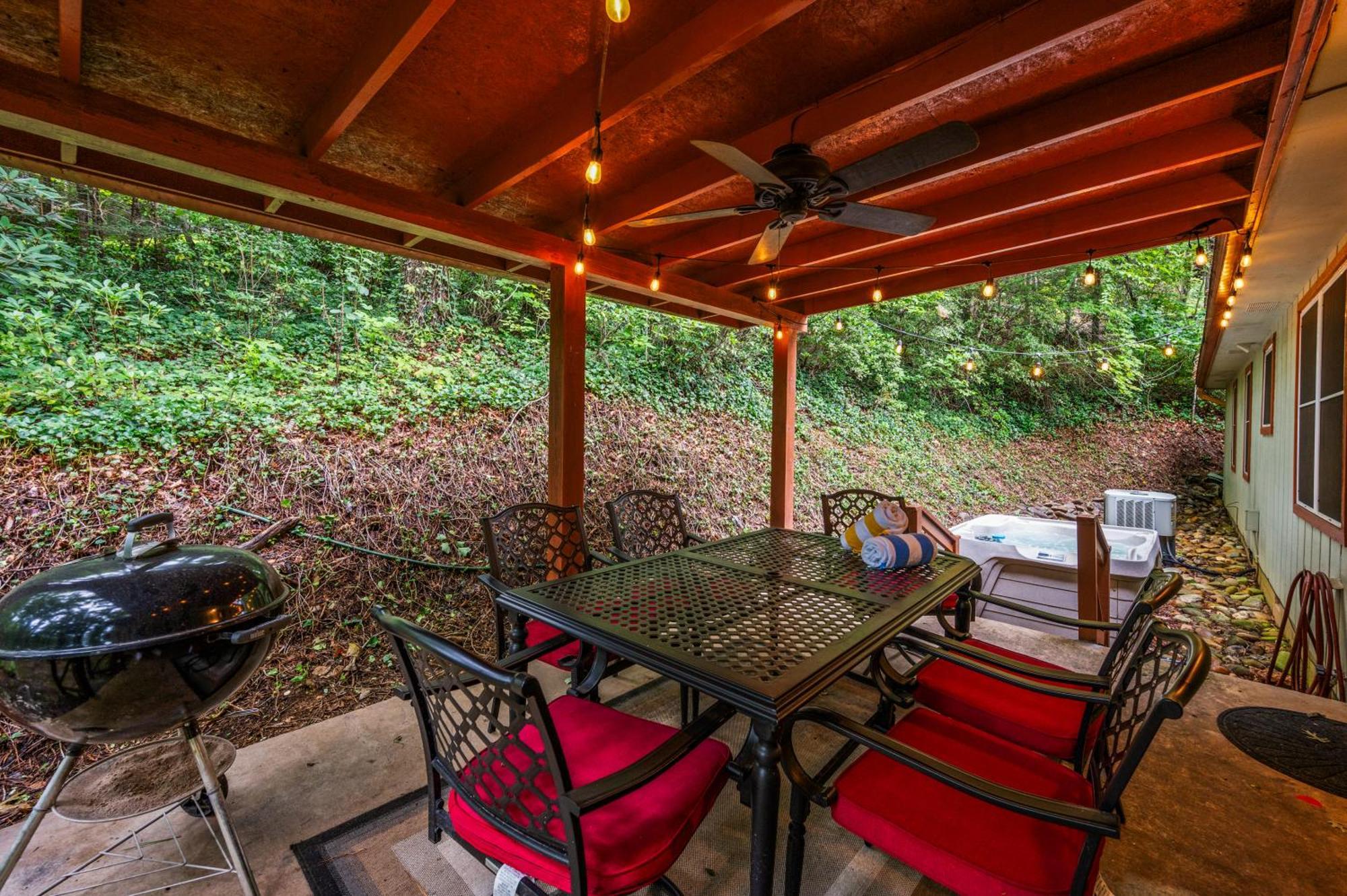 Beautiful Chalet With Fireplace And Large Game Room Gatlinburg Exterior foto