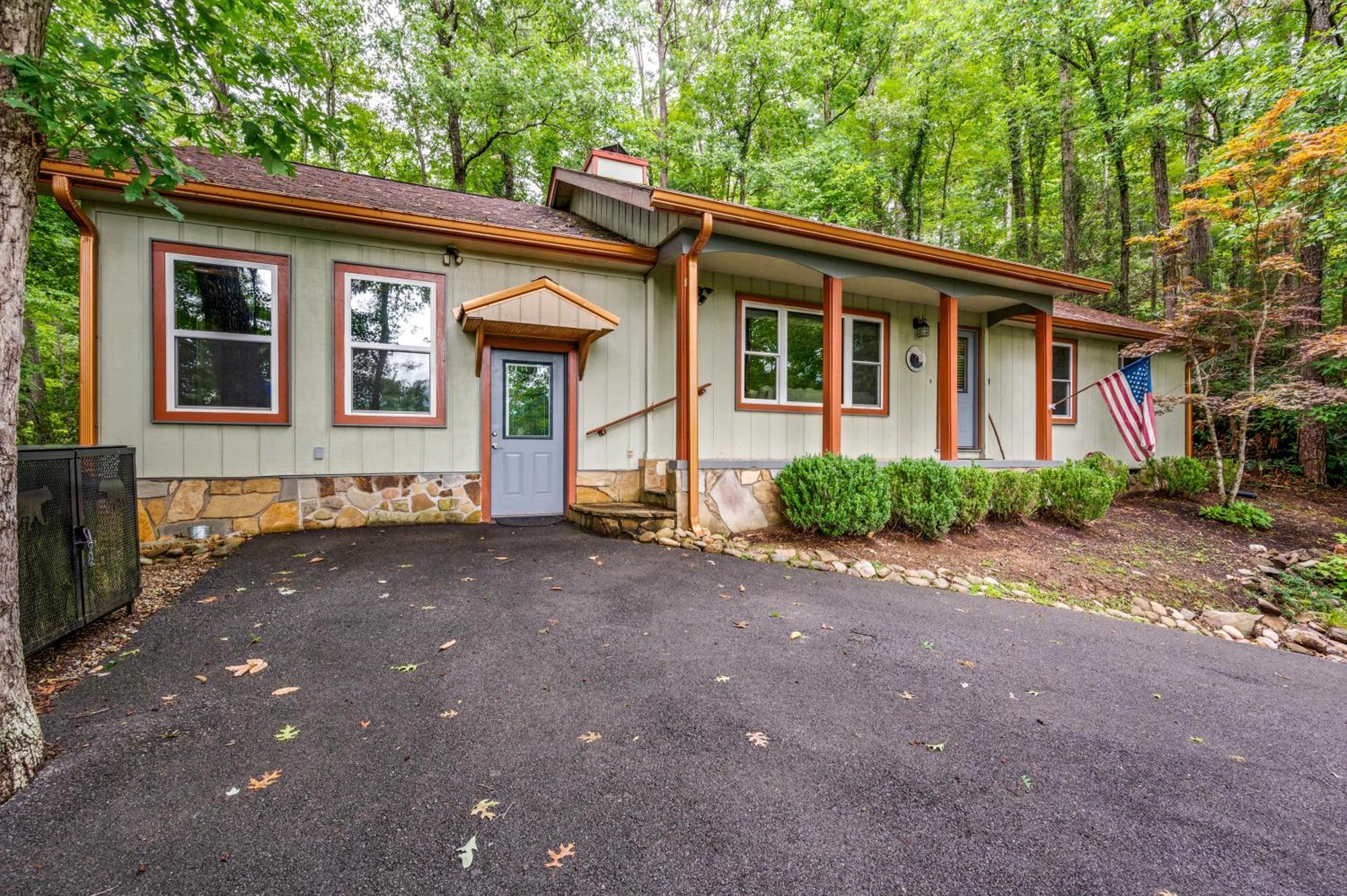 Beautiful Chalet With Fireplace And Large Game Room Gatlinburg Exterior foto