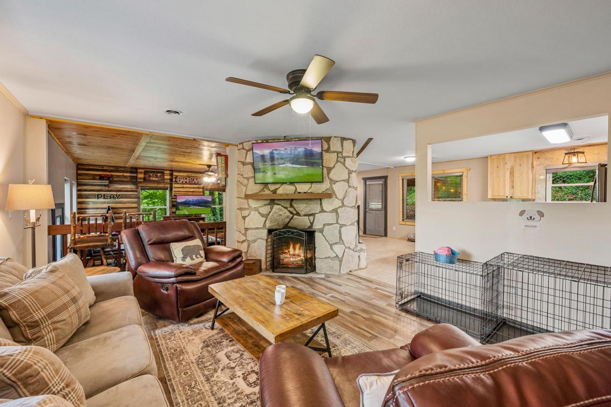 Beautiful Chalet With Fireplace And Large Game Room Gatlinburg Exterior foto